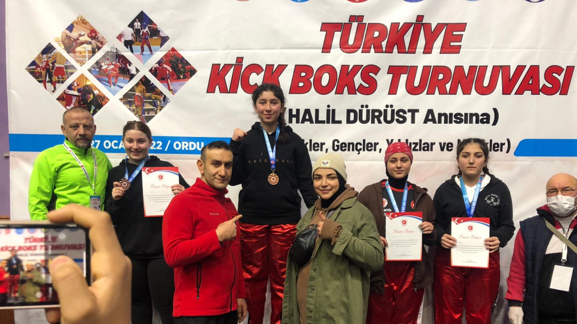 Öğrencimiz Kick boks Türkiye Şampiyonu oldu 